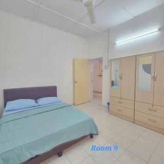 Spacious 9 Rooms house 23paxQbay MallSpice Arena - 1