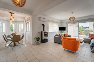 Kalisti-4 Bedroom Beachfront Villa with Private Pool - 2