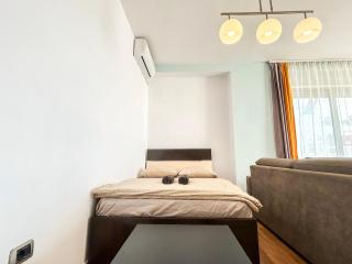 Golden Horizon Haven H08 - 1