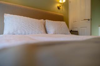 FREE parking, LARGE House for Contractors & Families, Sleeps 5, 4 miles to BLACKPOOL - 9