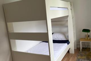 3 Bed Cottage Sleeps 6 - Fireplace - Free Parking - 2