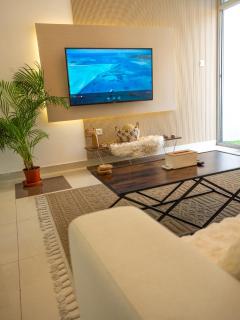 Luxury two bedrooms with Jbr and Marina view apartment - Dubai - 1