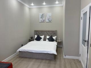 Удобно для туристов, UYA - 1