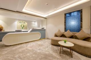 The Janak By LA Riqueza Hotels, City Centre - Parking on Site - 05 Mins from Connaught Place - 8