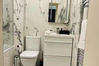 Glasgow City View Retreat - 6