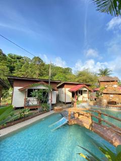Chalet Tamu Pool View - 2