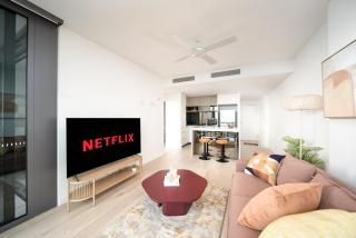 1Bedroom Sip in Style Apt in Queens Wharf - level 33 with City and River view - 3