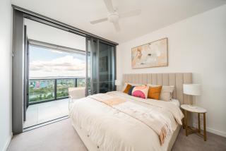 1Bedroom Sip in Style Apt in Queens Wharf - level 33 with City and River view - 9