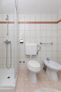 Flower Garden Rhapsody - Modern Family Apartments near Fazana - 6