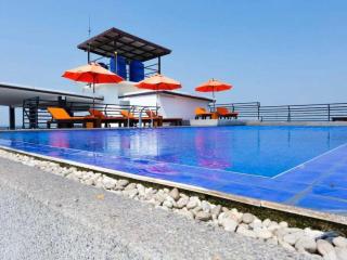 Townhouse Hillview Suites Pattaya Formerly Chatkaew Suites - 8