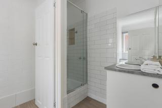 Rosebud by the Beach Coastal Cottage 1 - 2