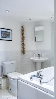 Superb Cintra Beachside Apartments - 7