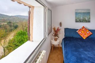 Cosy Apartment in Ancient Gabian with River and Vineyard Views - 1
