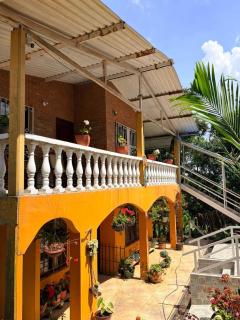 Hostal Casa LUCY - Yumbo - 4