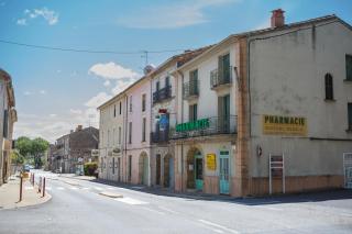 Cosy Apartment in Ancient Gabian with River and Vineyard Views - 1