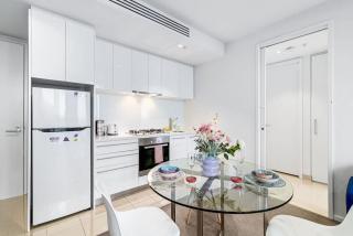 Puddings Home Designer City Views & Balcony - 6