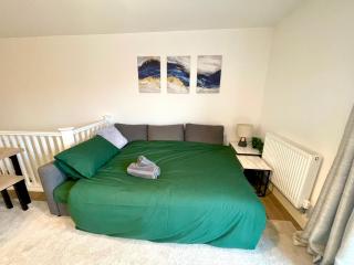New Modern 2 Bed with parking in BISHOPS STORTFORD, close to Stansted Airport! - 9