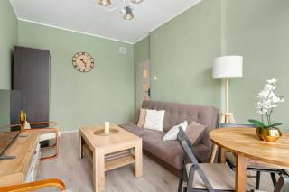 Compact Apartment with Balcony Nearby the Old Town by Noclegi Renters - 2