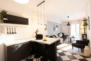 Elegant Spacious Apartment with Private Balcony - 5