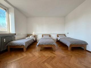 Großes Zimmer (3 Pers.) – Ideal für Monteur-Teams - 2