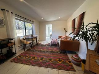 Chapel of the Holy Cross Wellness Retreat, Red Rock Views, Trail Proximity, On Site Services, Quiet, Central Location - 4