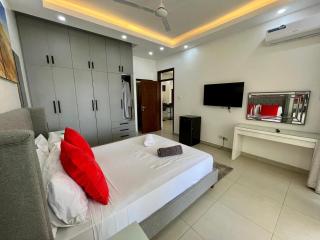 Tropical Escape Apartments - 1