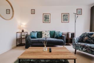 Modern and comfortable 3 bed house - 0