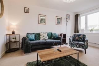 Modern and comfortable 3 bed house - 7