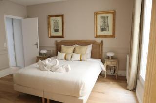 Parisian Charm 1-Bedroom Apartment near Les Invalides - 1