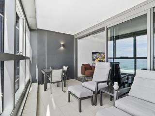 Luxury Beachfront 1-Bed Apartment with Pool & Gym - 5