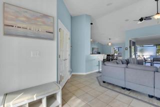 Aqua Dream Escape - Pet Friendly W Game Room - 7