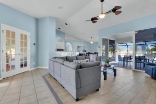 Aqua Dream Escape - Pet Friendly W Game Room - 6