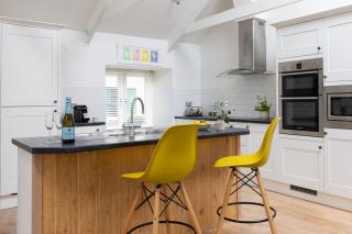 Beach - Sail Lofts, St Ives - 3 Bedroom Apartment - 4