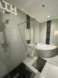 Schweezers Guest House - 4