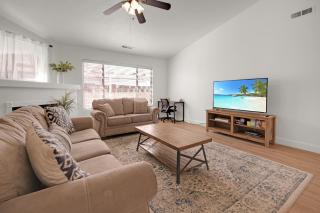 Near Zion Remodeled 4BR Sleeps 10 Patio - 6