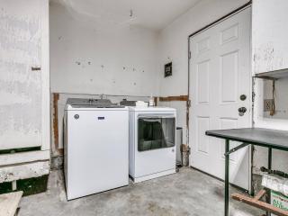 Fire PitFenced YardNear Integris & Fairgrounds - 8