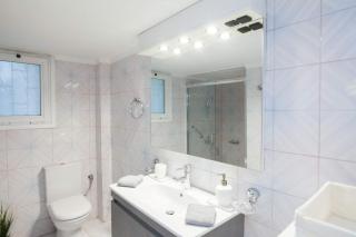 Grand Vintage Elegance 2 Bd Residence in Kolonaki - 6