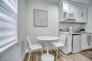 Walk to Main Ave and Soap Lake! Pet-Friendly Studio - 1