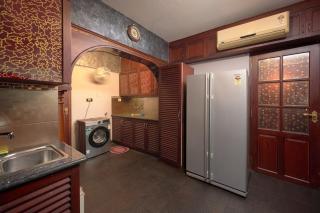 3-Min Walk to LuLu! Spacious 3BR Family Haven ! - 5