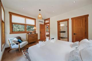 Yosemite Valley - Mountain View Fireplace & Hot Tub - 5