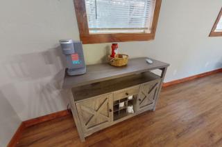 Turner Escape Cabin 1 - 4