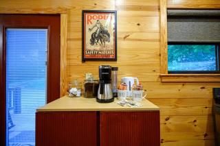 OMG Views-5 Min to Hochatown-Hot Tub-Firepit-Bathtub-Deck - 4