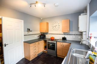 Tree Tops Views Beautiful Home in Afan Forest By STAE-Homes - Glyncorrwg - 5