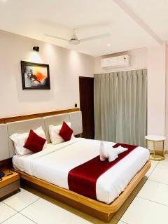 Hotel Emora Keys, 500 Mtrs From Madikeri Fort - 2