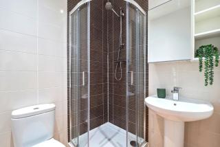 3BDR Kempthorne House with Parking and Garden - 4