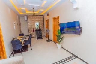 Cozy & Modern Apartment in the Heart of the City - 4