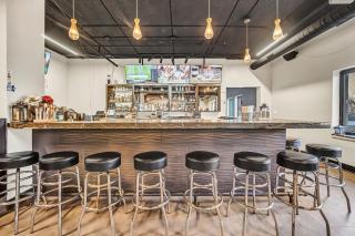 Carlton Inn O'Hare - 1