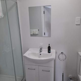 5 Double Beds in 1 Bedroom and 1 lounge - 1