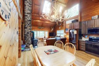 Relaxing 3BR | Fireplace | Deck | Fire Pit - 5