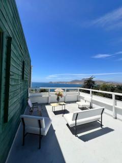 Relájate y disfruta con una hermosa vista al mar - 0